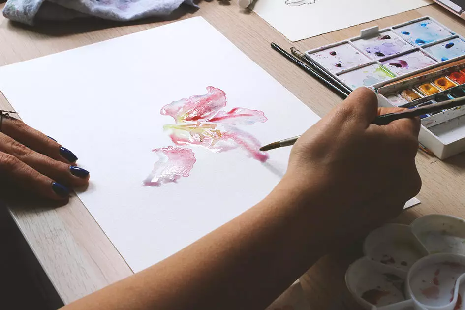 How to create watercolor flowers - Lettering Daily