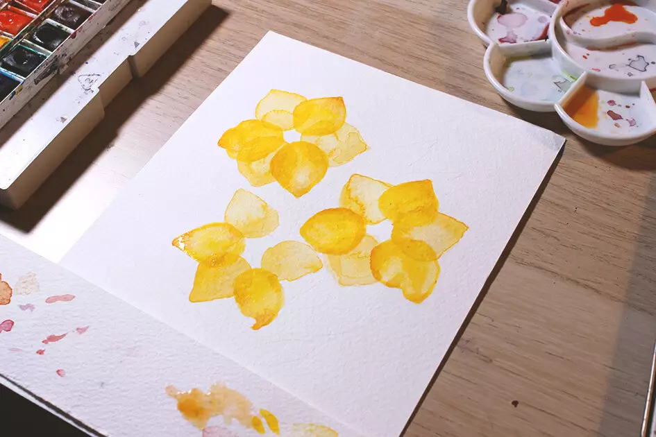 How to create watercolor flowers - Lettering Daily