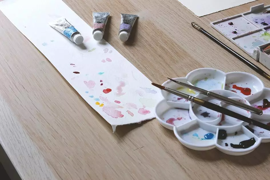 How to create watercolor flowers - Lettering Daily