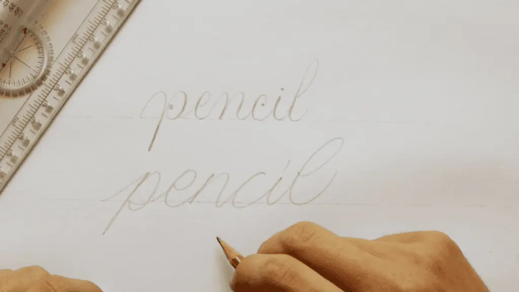 difference between cursive and calligraphy. 